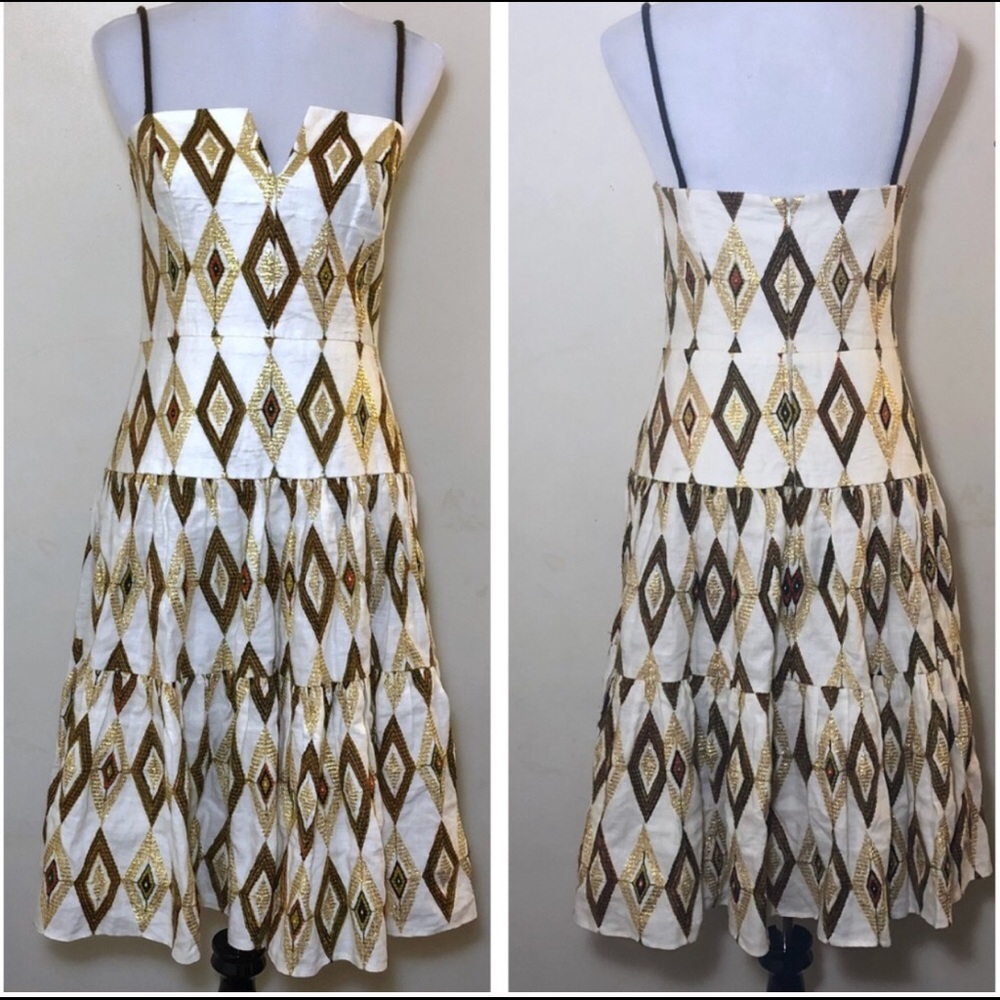 Multi color dress Tag says size 8 but it fits a 6.